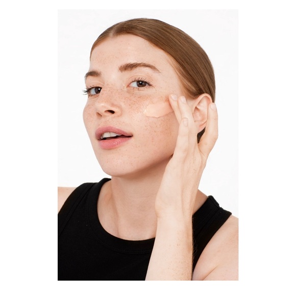 Uoma by Sharon C Primed to Glow! Illuminating Prep Primer - Picture 6 of 7